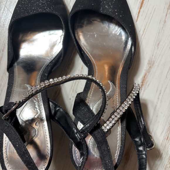 Nina size 7 1/2M black rhinestone strap sparkly low heel shoes. - Picture 2 of 6